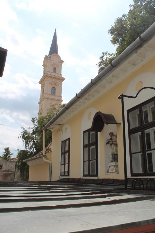 Zwinger Apartman Шопрон Экстерьер фото